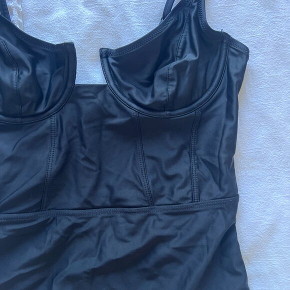 NWOT Solid & Striped Veronica One Piece Swimsuit - Picture 6 of 8